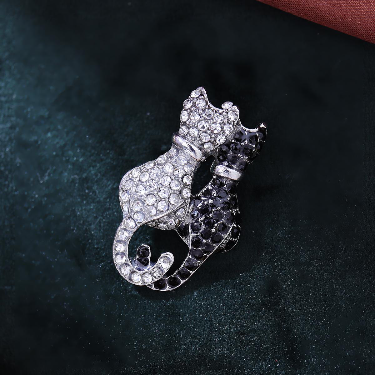 

Милая брошь в виде кошки для женщин с высоким чувством индивидуальности, капающее масло для котенка, корсаж, аксессуары для костюма