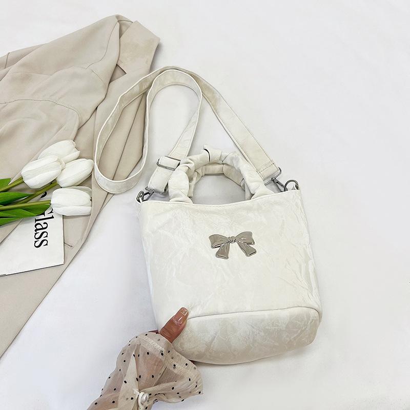 

Корейська модна жіноча сумка, нова модна нішева сумка-відро, повсякденна естетична індивідуальна сумка через плече білий