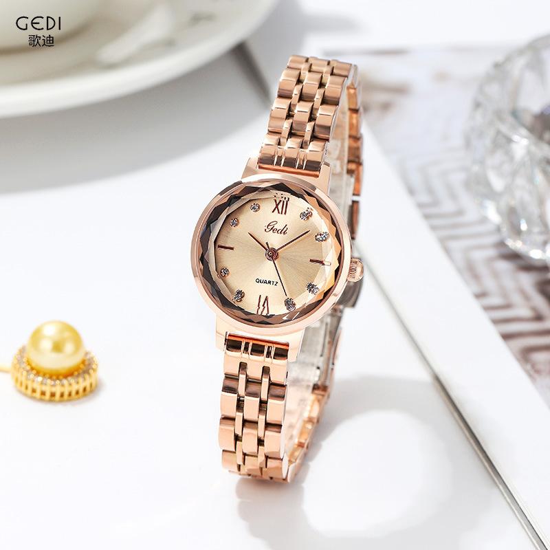 Small Plate Fashion Temperament Steel Belt Watch Women'S Trend Gypsy Waterproof Quartz Watch