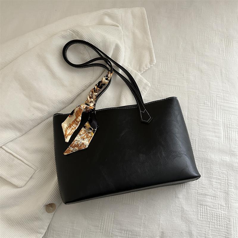 New Large-capacity Tote Bag Women's Niche Design High-end Sense of Work Commuter Women's Bag Shoulder Armpit Bag
