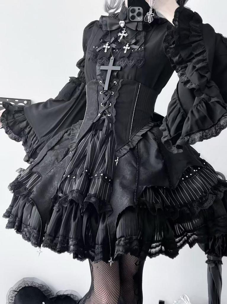 Gotisches Rockset für Gestreiftes Spitzenrüschen-Korsett Y2K Gothic Lolita Größe M [XHSUKADO] 3-teilig Damen, Nieten-Deko Schnürrock, Voluminös, Einzigartig,