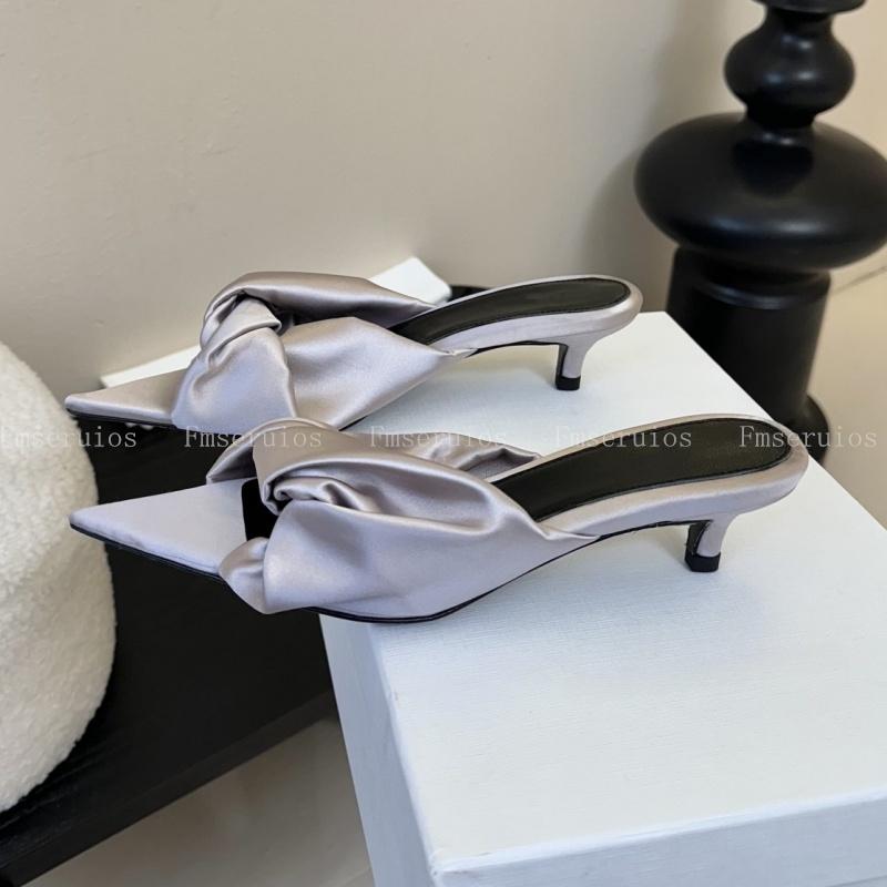 

Летняя мода Женские сандалии на низком каблуке Элегантные туфли-стилеты с острым носком Тапочки из атласного шелка Лаконичная пляжная вечеринка Платье Туфли 35