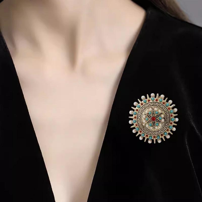 Bohemian-style Round Pearl Brooch, Women's Retro Court-style Brooch, Niche Design Sense Brooch