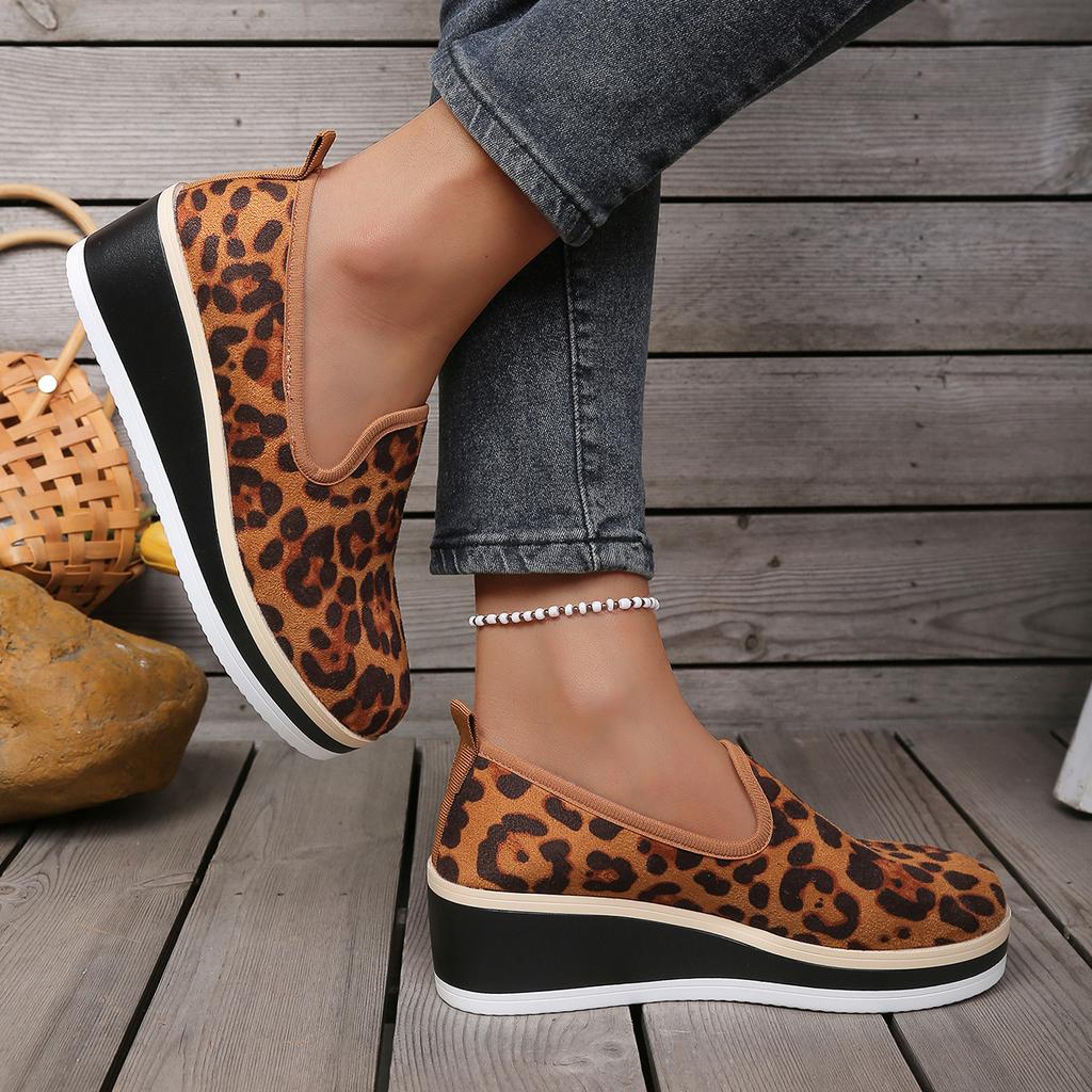 European & American Large-Size Loafers for Women – Spring/Autumn New Leopard Print Thick Sole Casual Flat Shoes