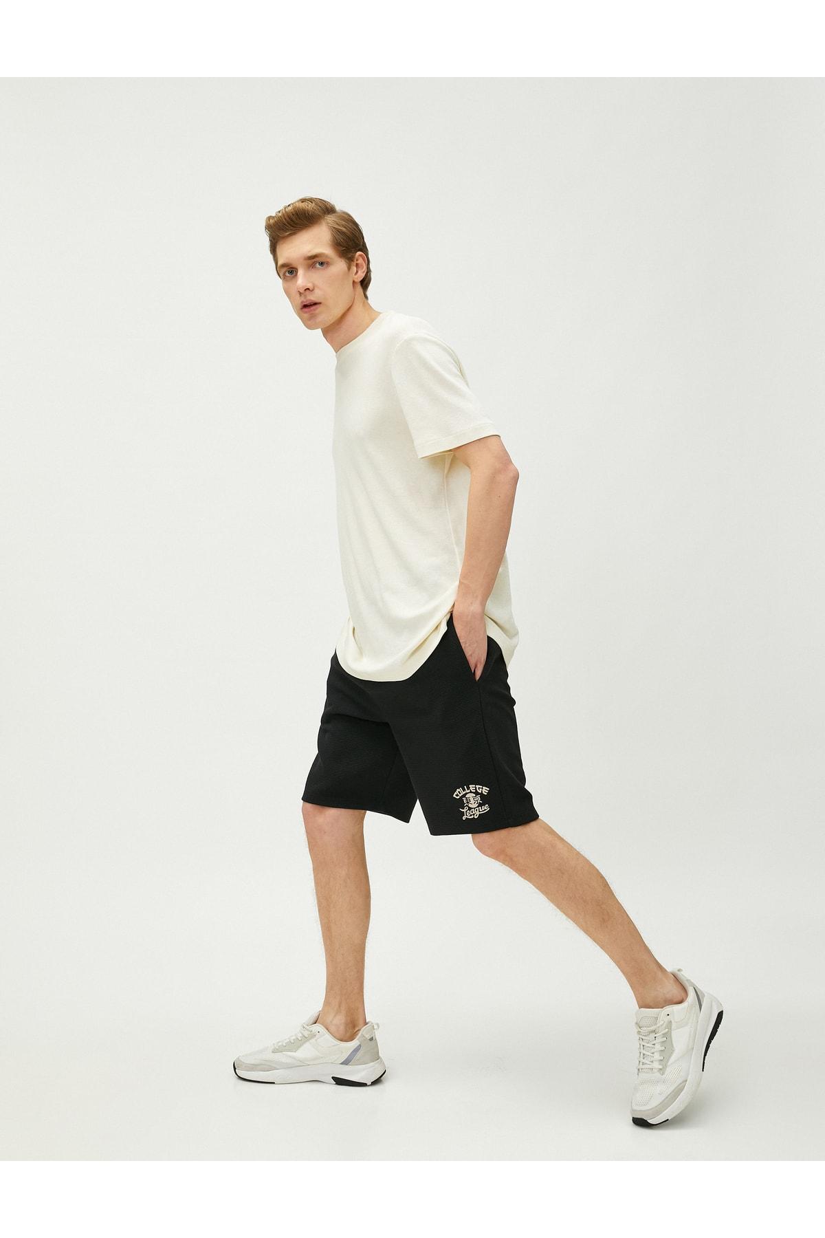 

Shorts - Black - Normal Waist