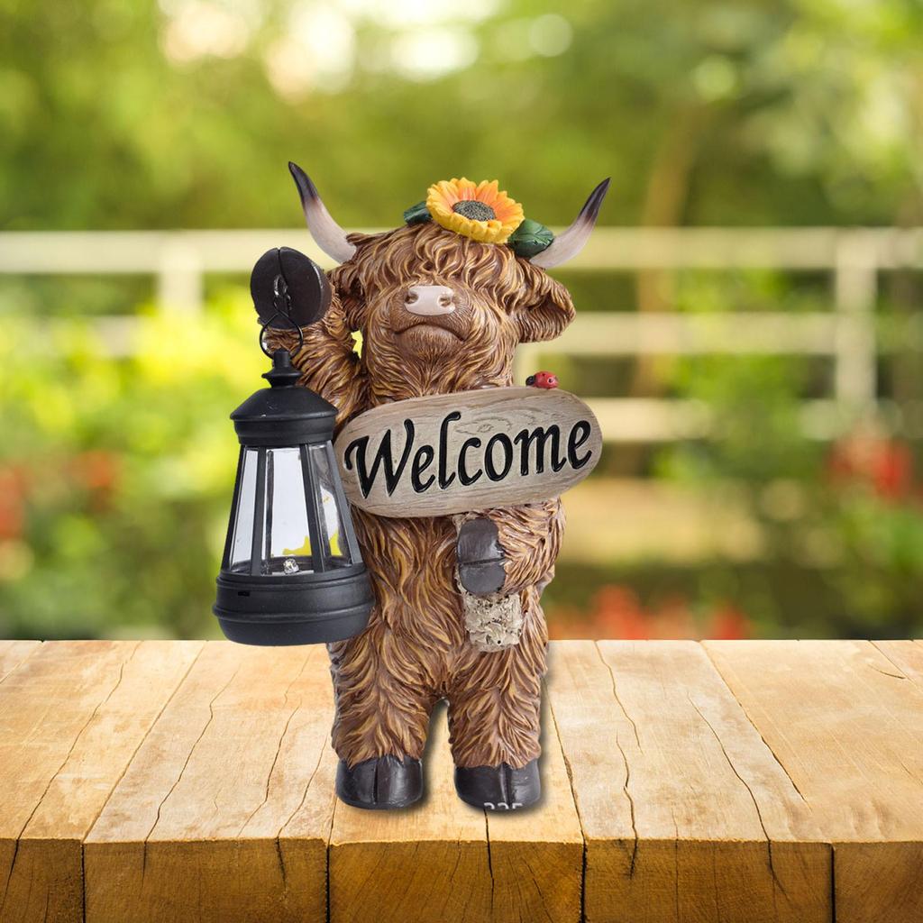Highland Cow Statue with Solar Lights Resin Figurine Outdoor Garden decor Landscape Lamp for Courtyard Yard Lawn Patio Gifts