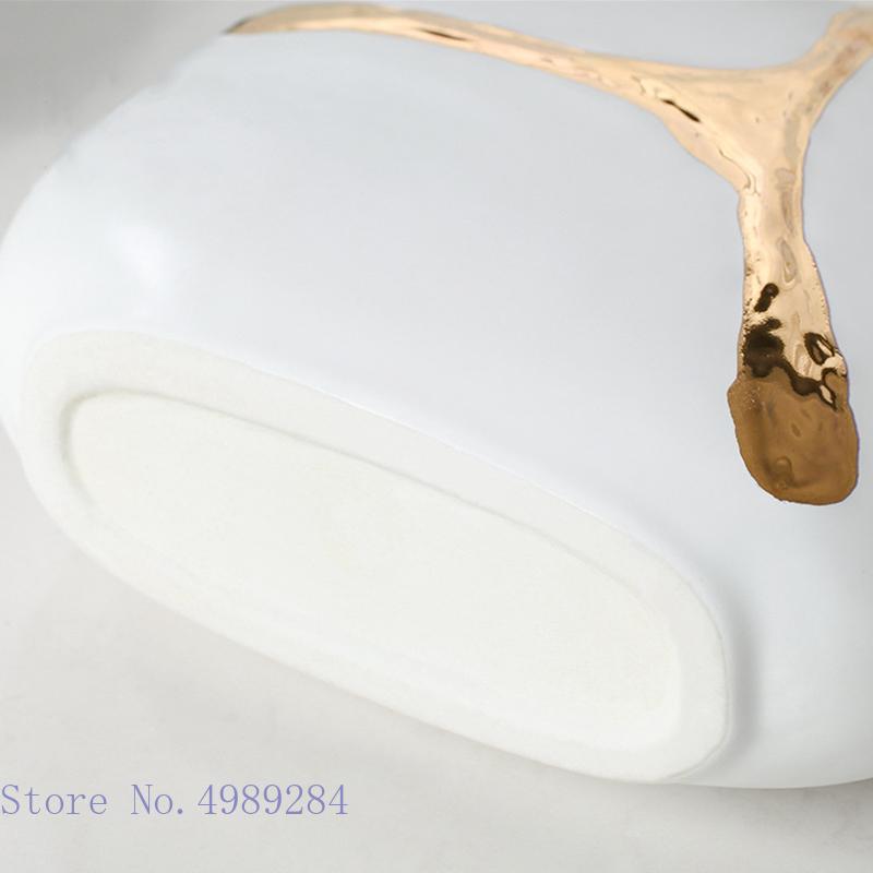 Vază Albă din Ceramică Creativă Ramuri Aurii Aranjament Floral Hidroponică Decorațiune Modernă pentru Casă Vază cu Flori pentru Nuntă