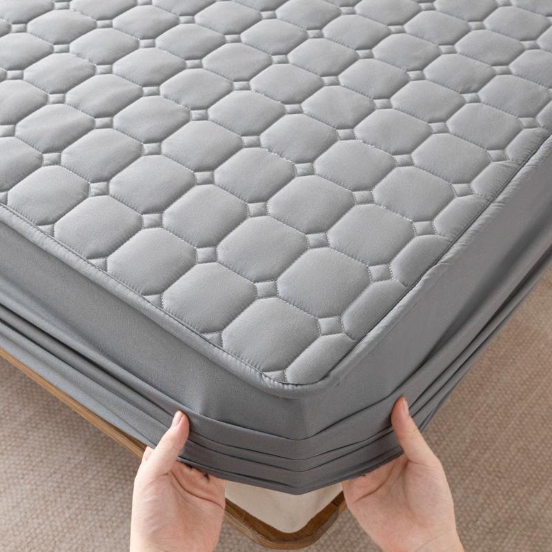 Rutschfeste, einfarbige, gesteppte Tagesdecke: Hautfreundliche, gewaschene Baumwolle