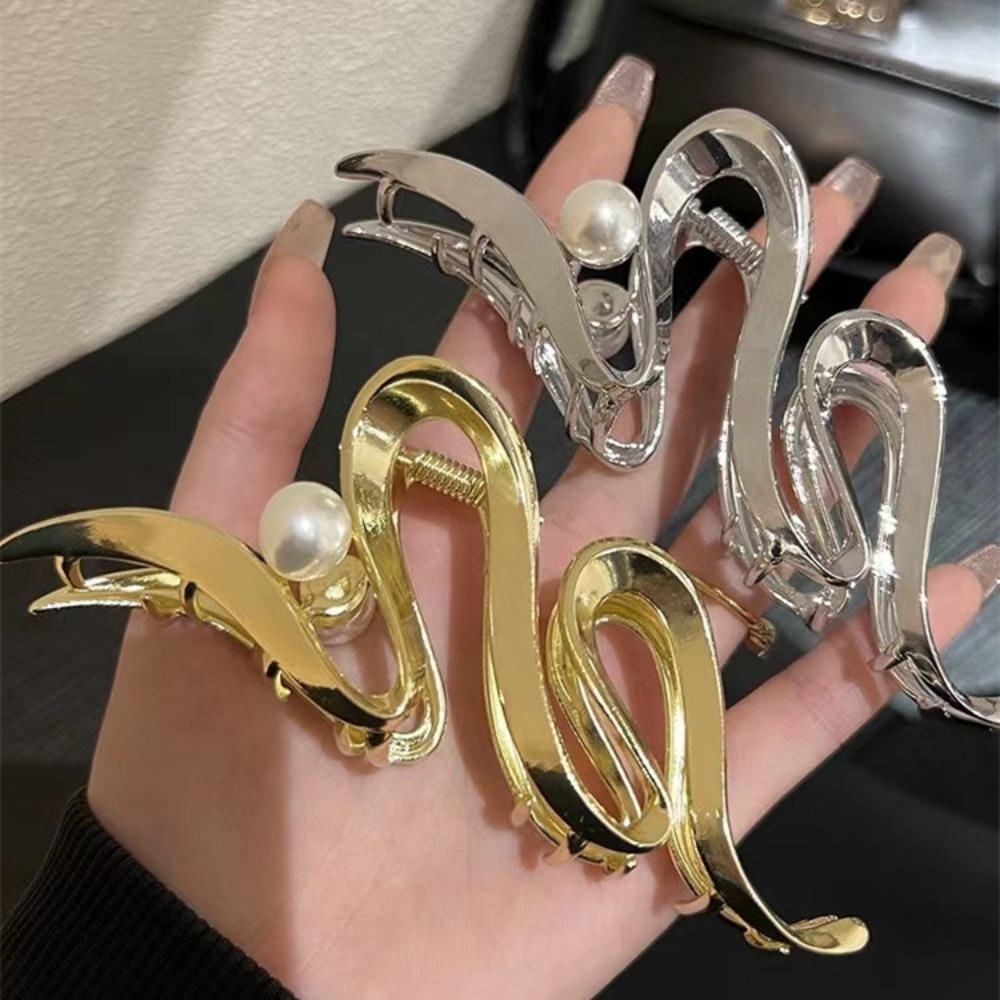 Fashion Large Geometric Wave Hair Claw Trendy Hair Clip Metal Pearl Hairpin Party Hair Accessories For Girls Women Headwear Gift