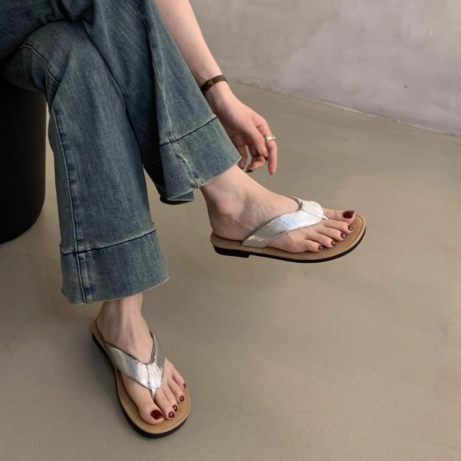 Mezzanine Slippers Women Wear New Korean Version of Retro Flip-flops Vacation Fairy Wind Seaside Flat Beach Shoes In Summer