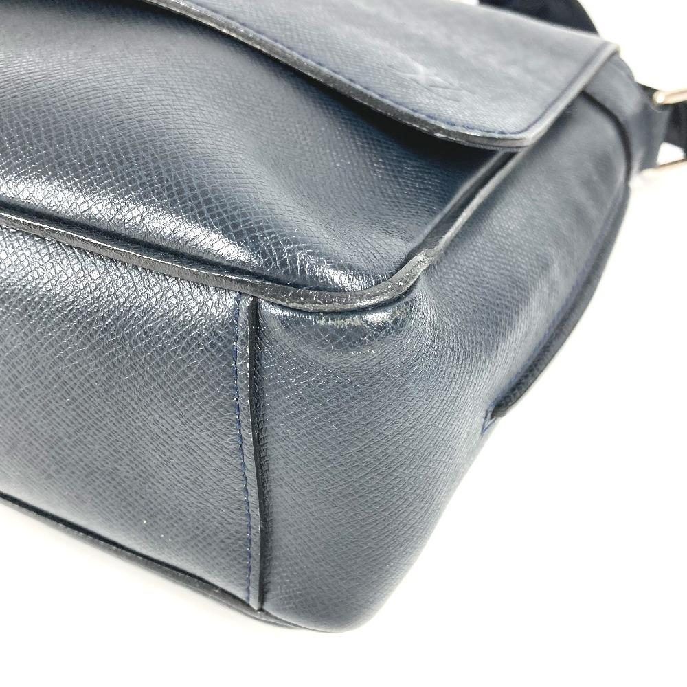 Louis Vuitton M32624 Taiga Roman MM Crossbody Flap Messenger Bag Shoulder Bag