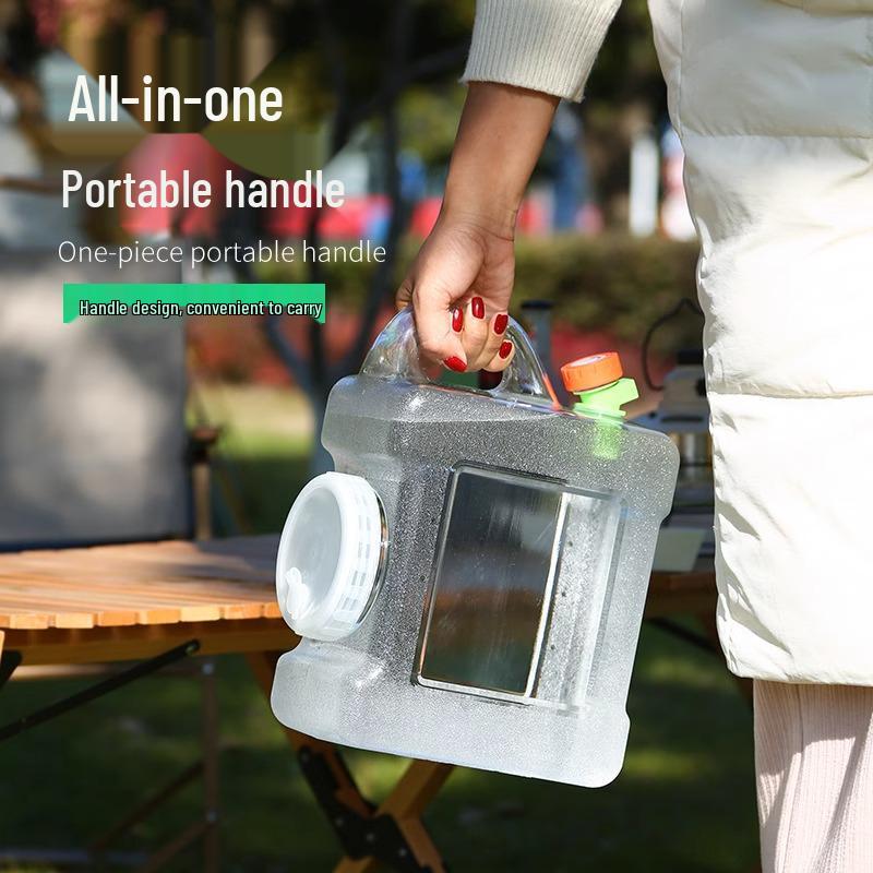 Großer transparenter Outdoor-Wassertank mit Hahn für Auto Reisen und Selbstfahrertouren.