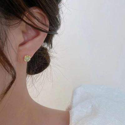 Retro French Style Light Green Earrings for Women - High-End, Cold-Style, Simple & Versatile Ear Accessories