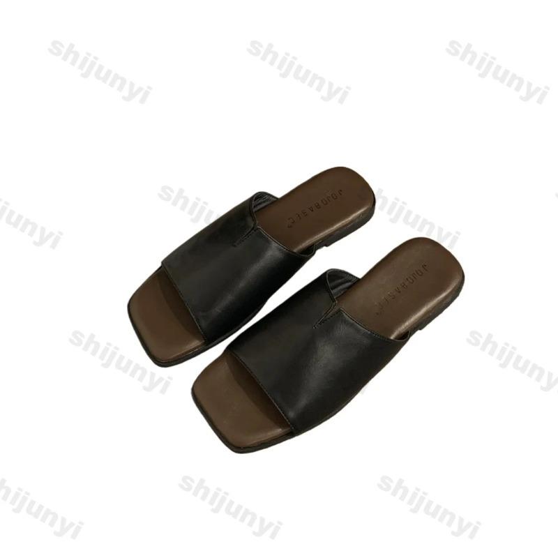 Fashion Women's Summer Slippers 2025 New Luxury Elegant PU Leather House Shoes for Home Women Comfortable Barefoot Outdoor Sandals