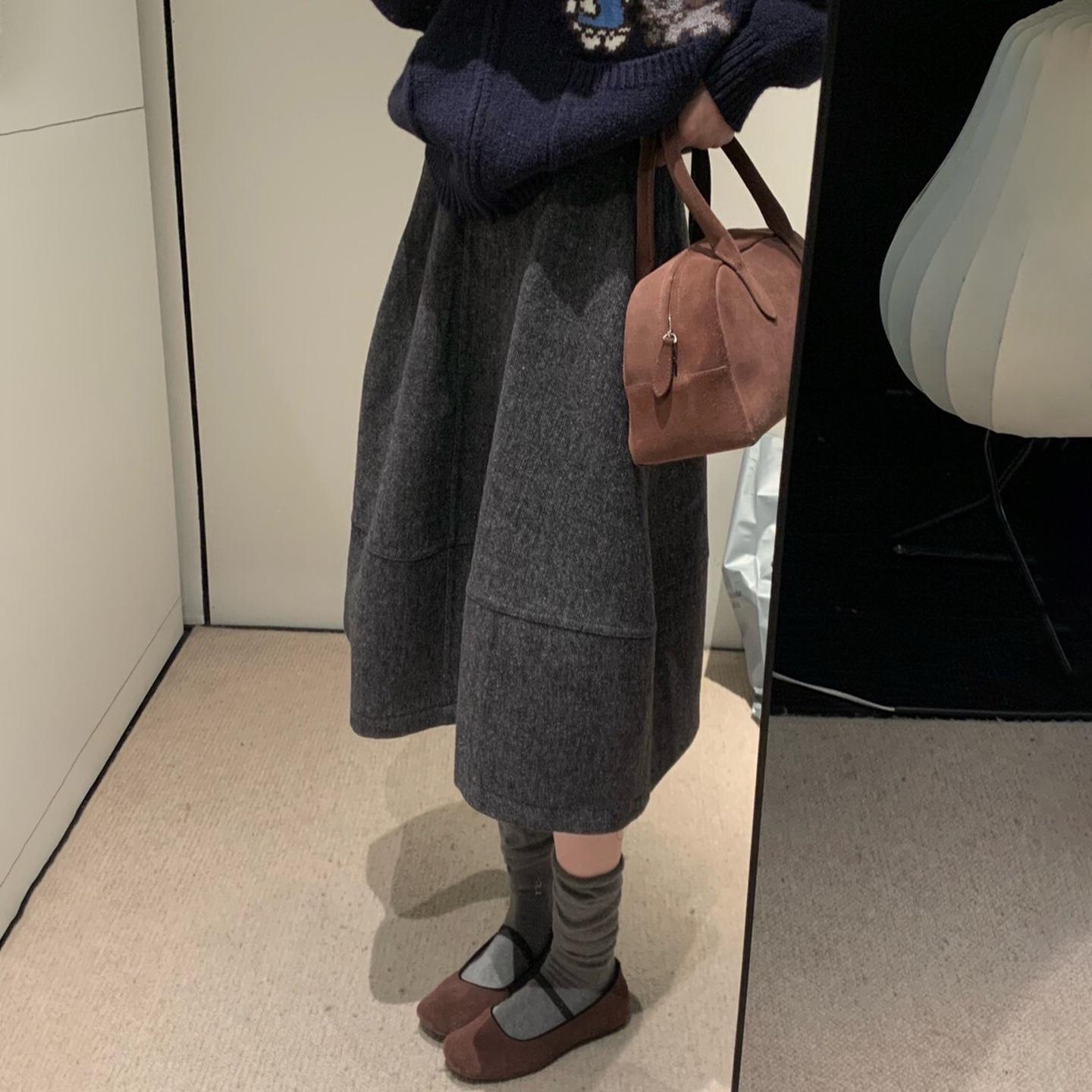 

Highly recommended! Women s Retro Woolen Pleated Slim-Fit Mid-Length Skirt, Korean Minimalist Style for Autumn/Winter. M темно-серого