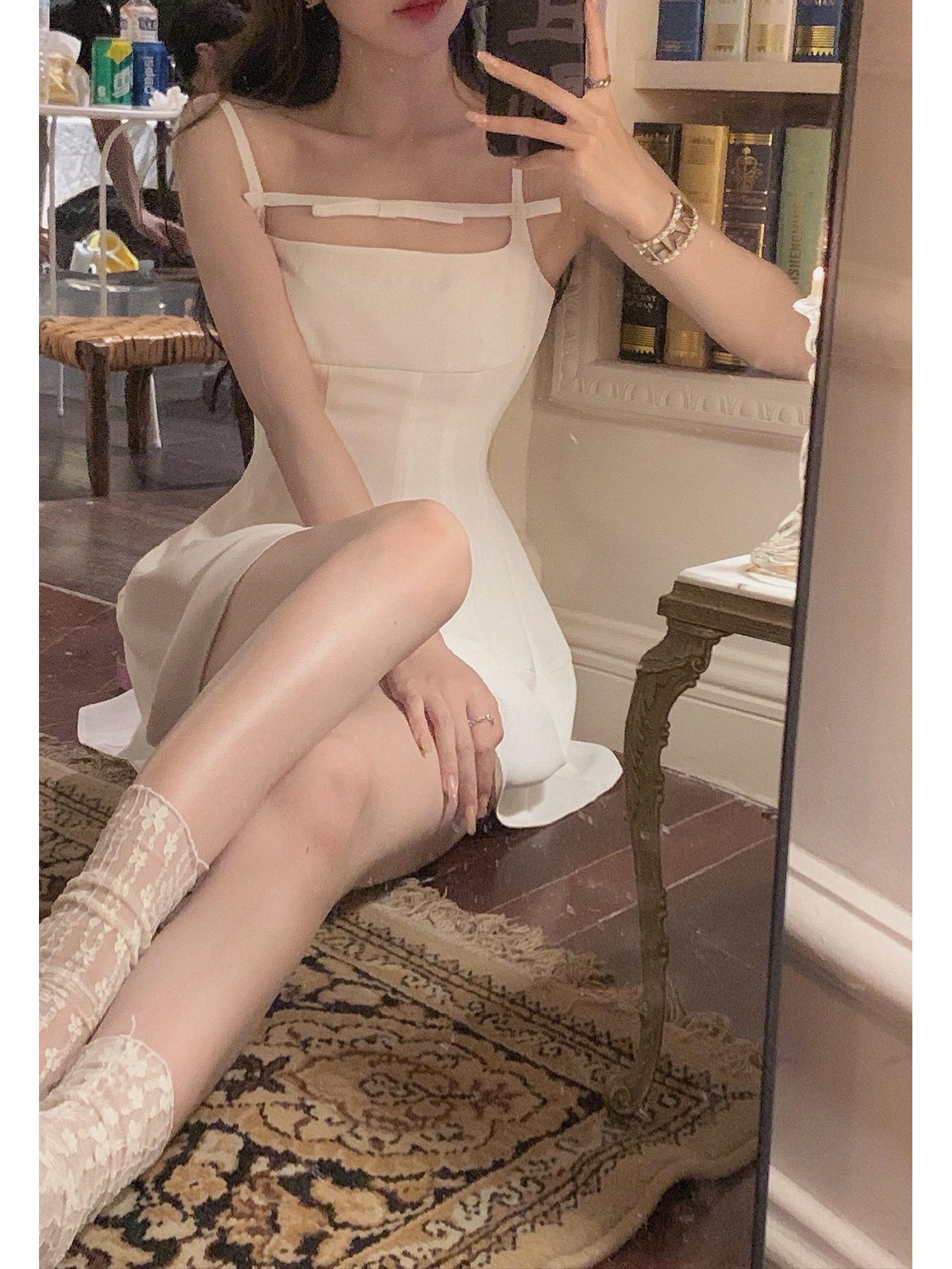 

Darling Black Spaghetti Strap Bowknot Dress: Women s Sensual Design Long Skirt White (Short, includes pants) 7-12 Working Days