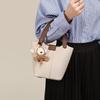 This Year, the High-end Small Bag Is Versatile, the Work Hand Bag, the Vegetable Basket, the Portable Bucket Bag, and the Messenger Bag.