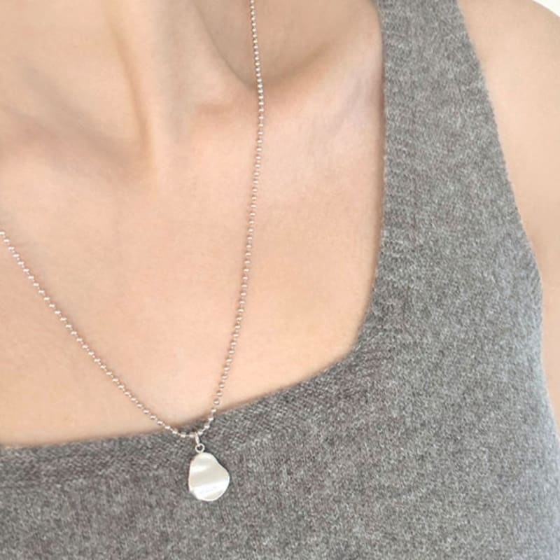 

mi0 Avocado Ball Necklace 1.no free chain