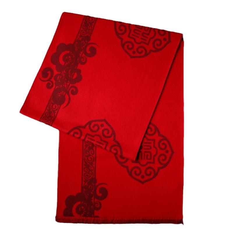 In the elderly red scarf female winter mother middle-aged big red scarf old grandmother Chinese red gift