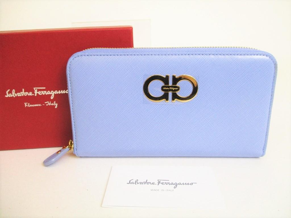

Справжній круглий шкіряний гаманець Salvatore Ferragamo Gancini Light Blue #8888 Refurbished