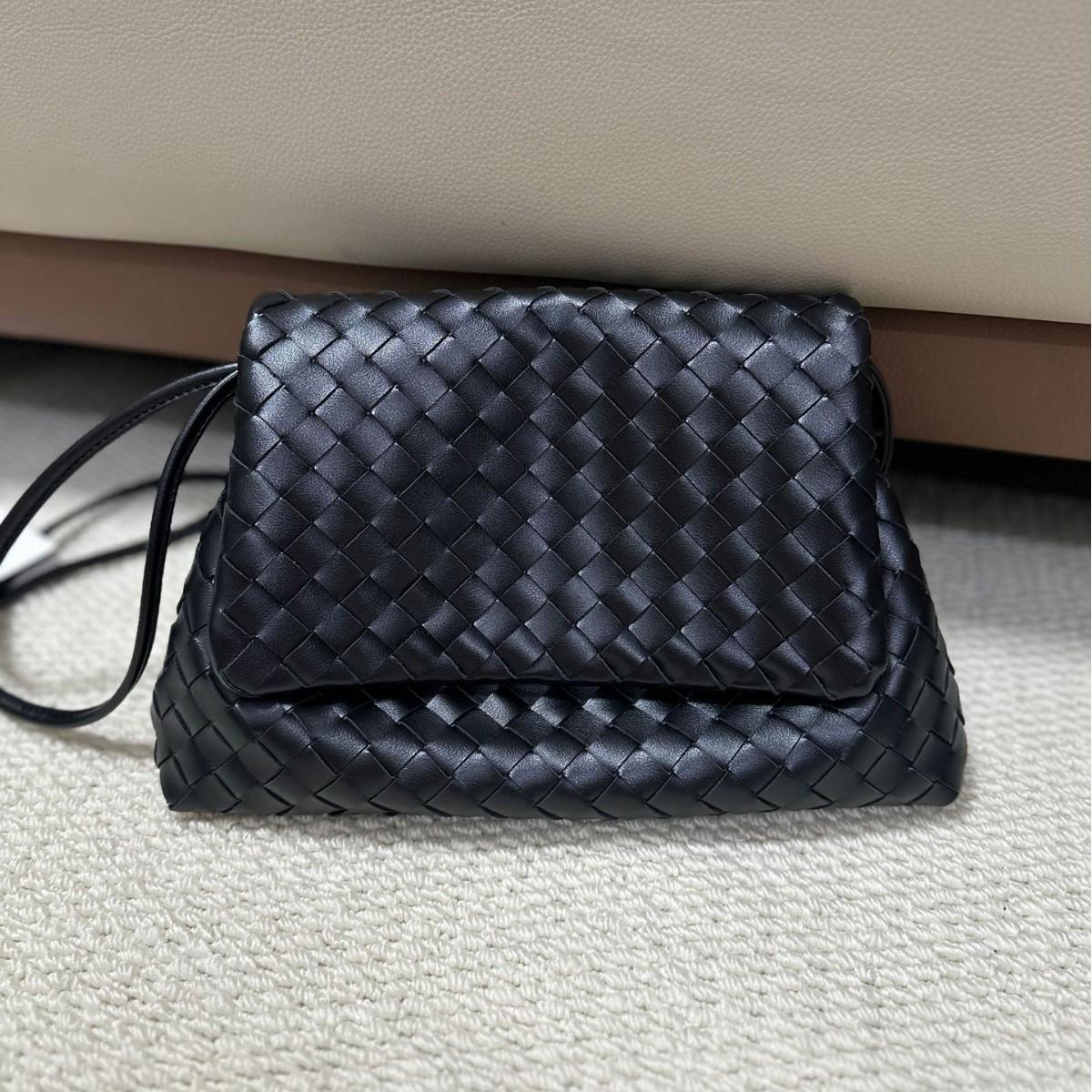 Hand-woven messenger bag new fashion shoulder bag large capacity messenger bag flip commuter cowhide women s bag 33*19*7cm чёрный