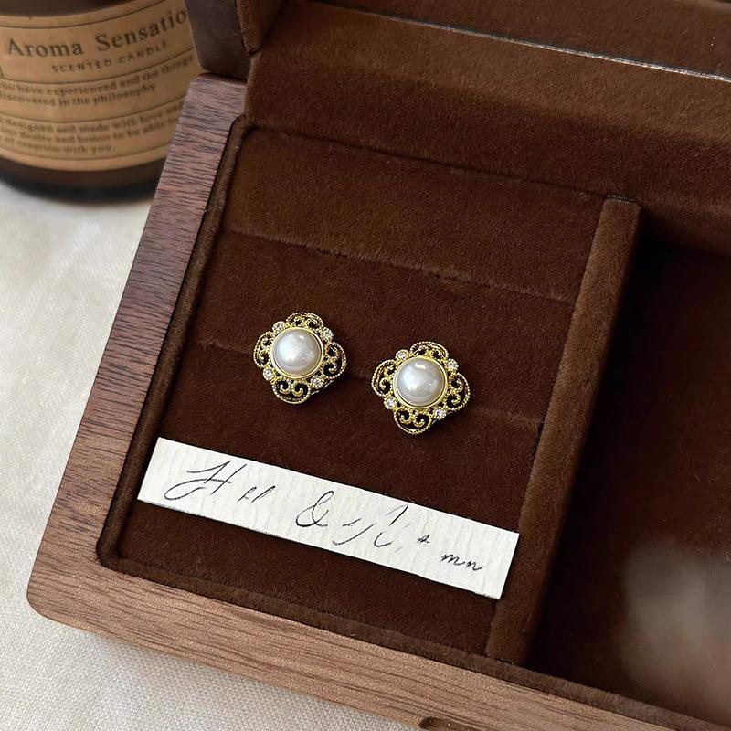 Elegant French Court Style Pearl Stud Earrings - Chic, Sophisticated, and Versatile Jewelry