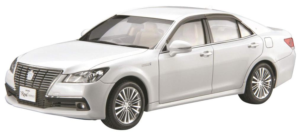 Aoshima Bunka Kyozai Scale The Model Car Series 121 Toyota Crown Royal Saloon G 2015 Plastic Model 1/24 No. GRS210/AWS210