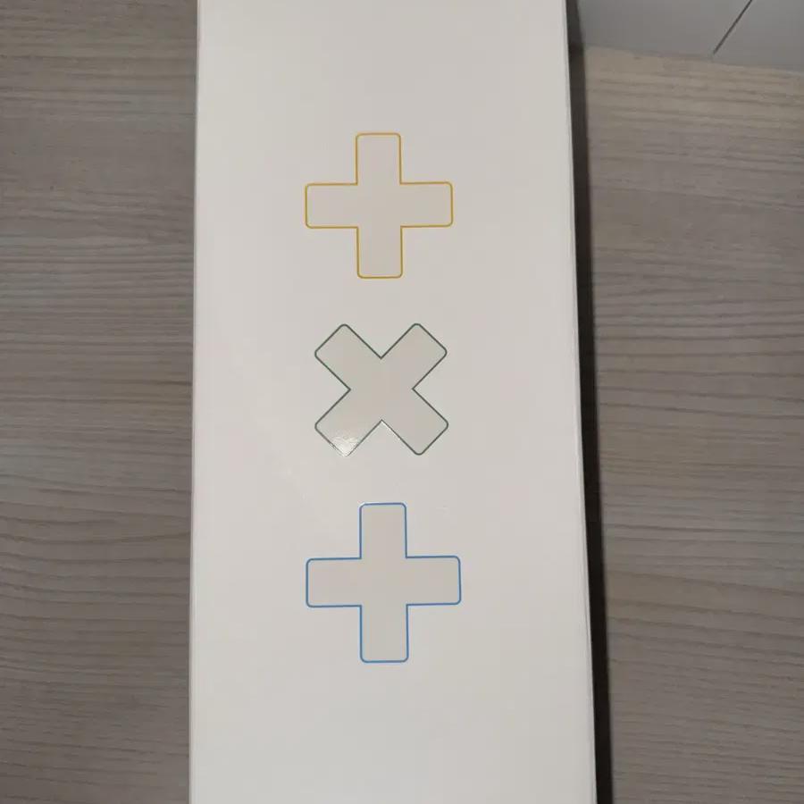 

Tomorrow X Together Lightstick V1