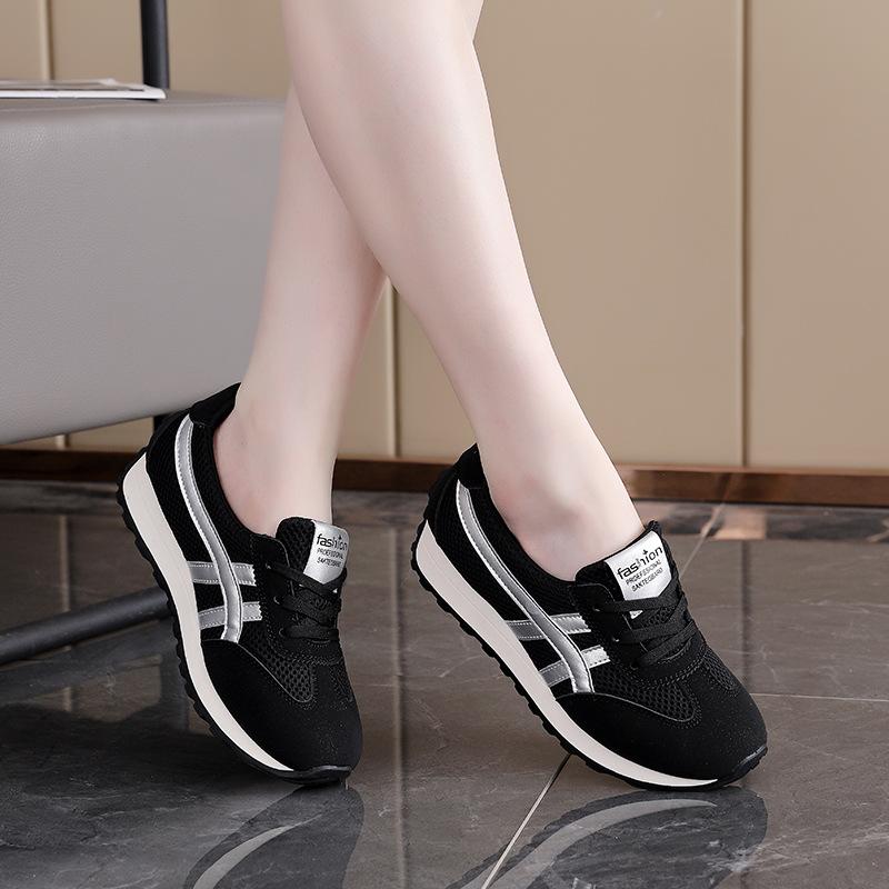 ins Korean version of Forrest Gump shoes women's tide 2025 spring and autumn new height increase student sports running leisure street photography k81