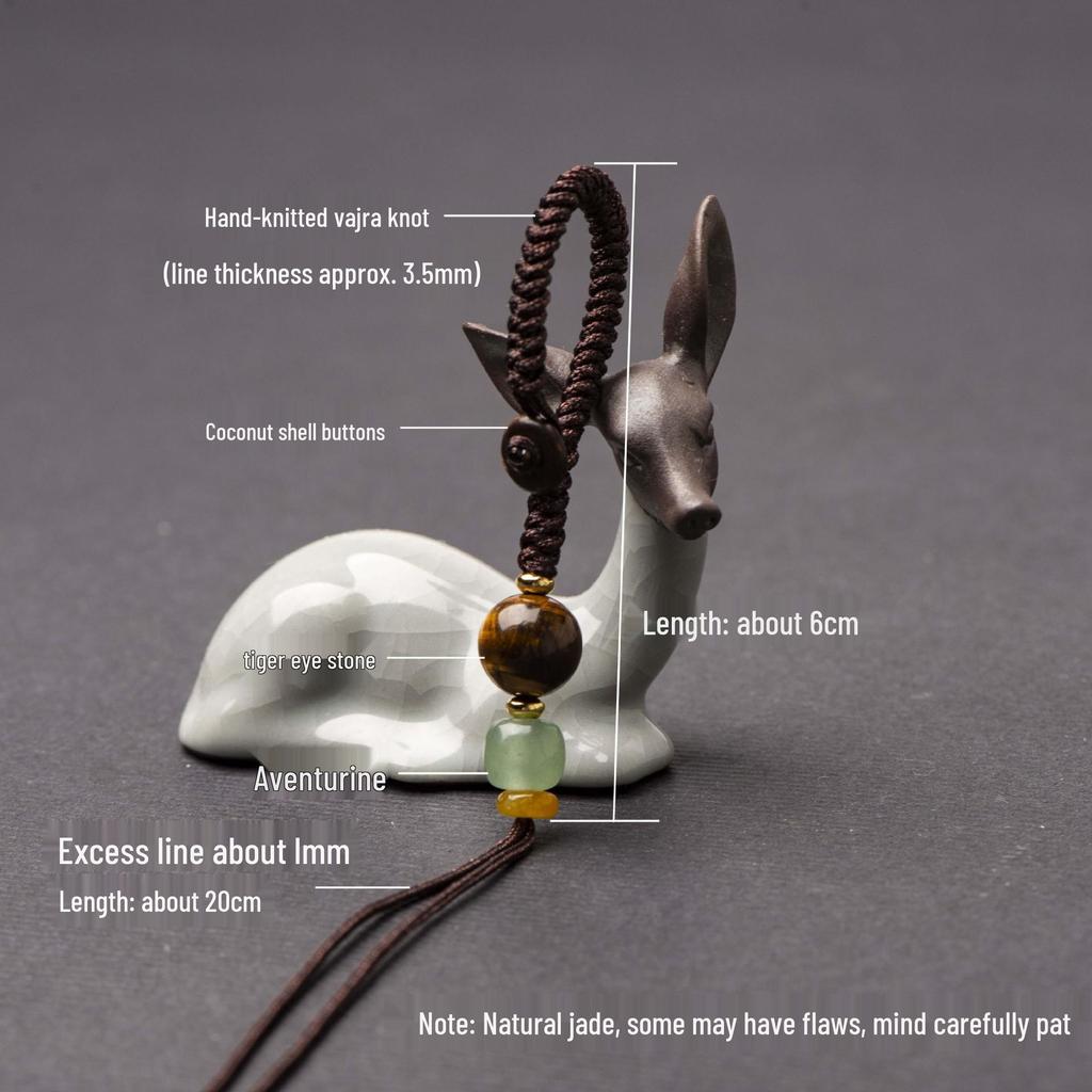 Handgeknüpfter Diamantknoten Auto-Schlüsselanhänger mit Messinganhänger und Jade-Akzent