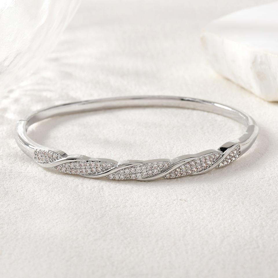 Twisted Full-length Women's Light Luxury and High-end Decorative Bracelet