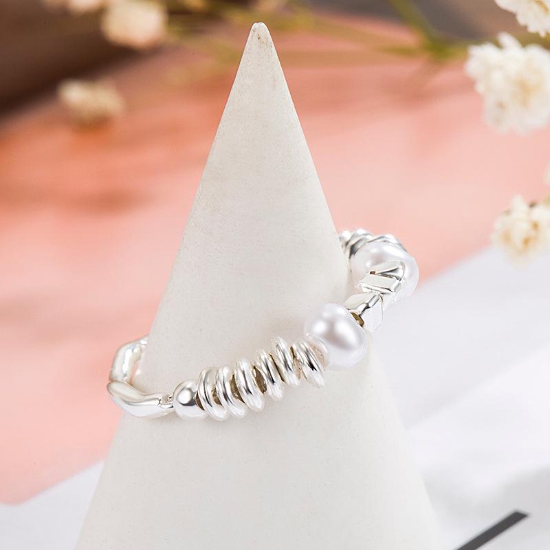 Women's Irregular Silver Pearl Index Ring - 2023 Lightweight Luxury Design