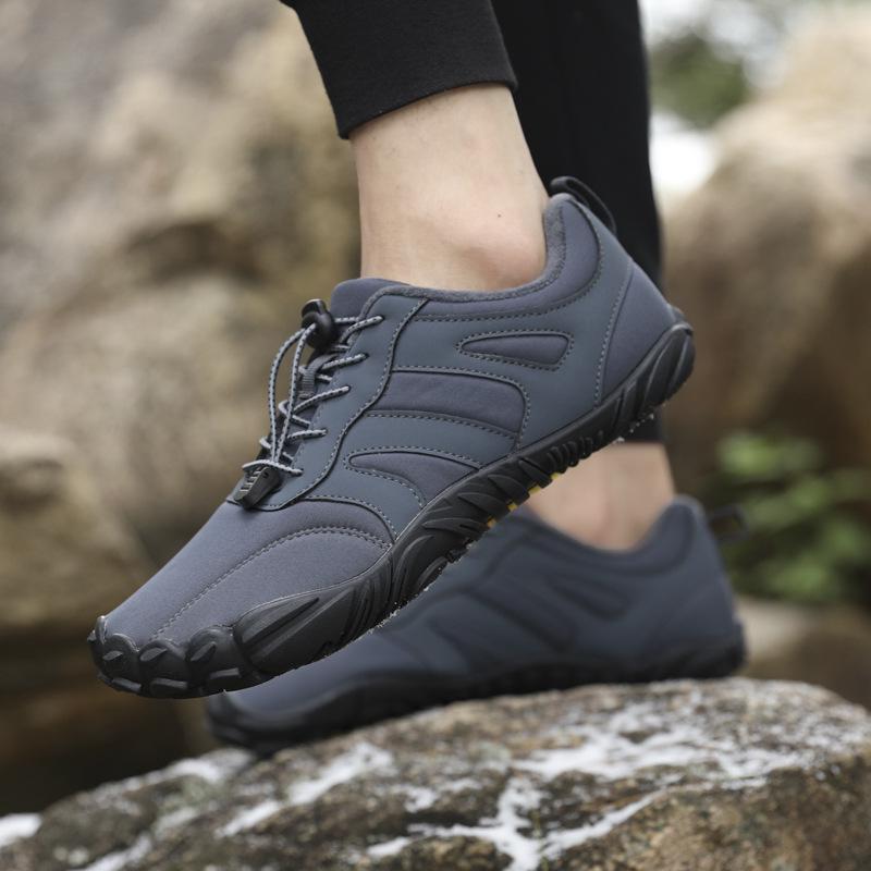 

Unisex Water-Resistant Non-Slip Winter Five-Finger Fleece Hiking Shoes 46