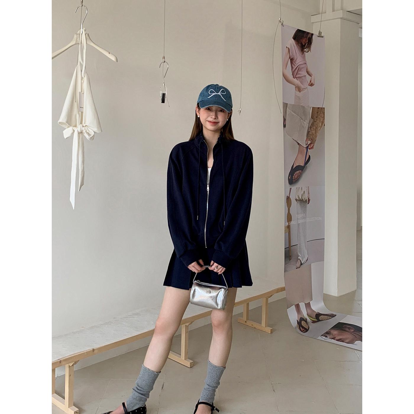 

2026 Spring Women s Sporty Casual Two-Piece Set: Slimming Long Sleeve Hoodie & Skirt with Thirteen Lines Design Large темно-синього кольору