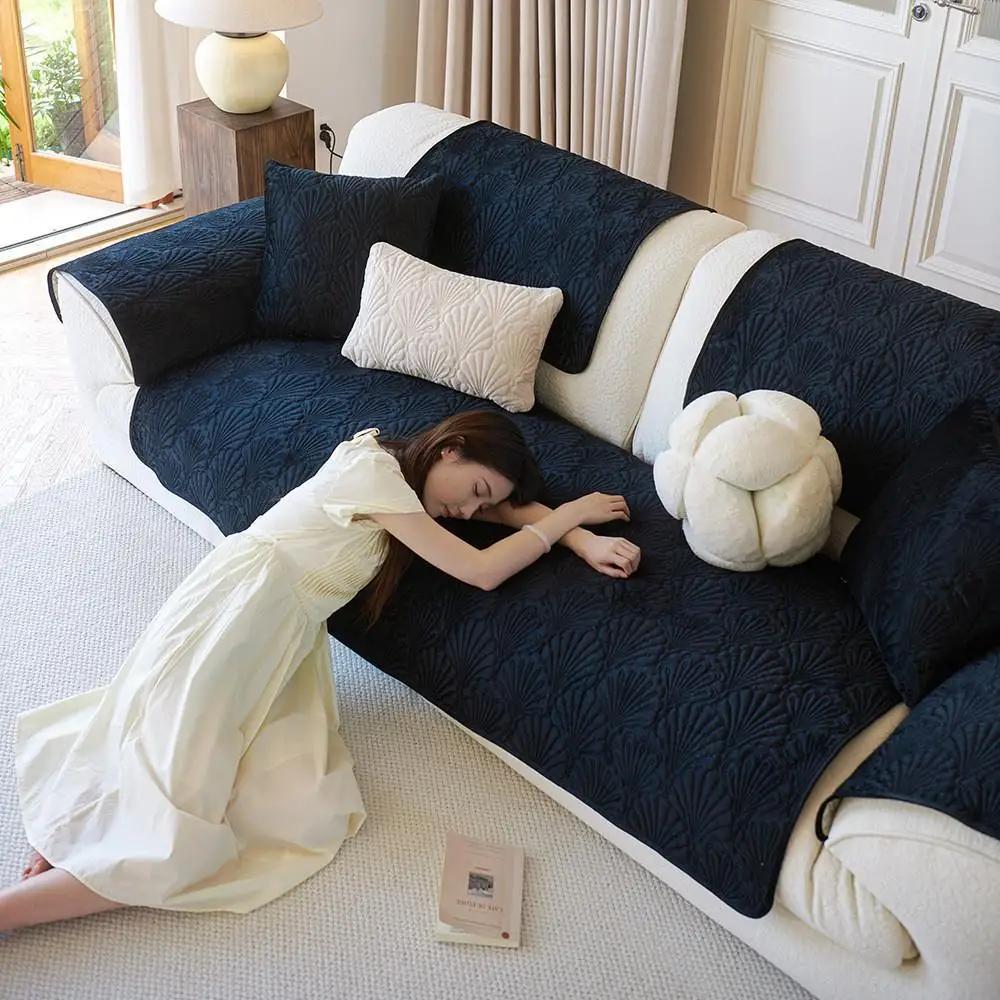 1 peça Capa de Sofá Clássica de Outono e Inverno de Pelúcia Tecido Antiderrapante Almofada Quatro Estações Universal Tudo Incluído Toalha de Encosto