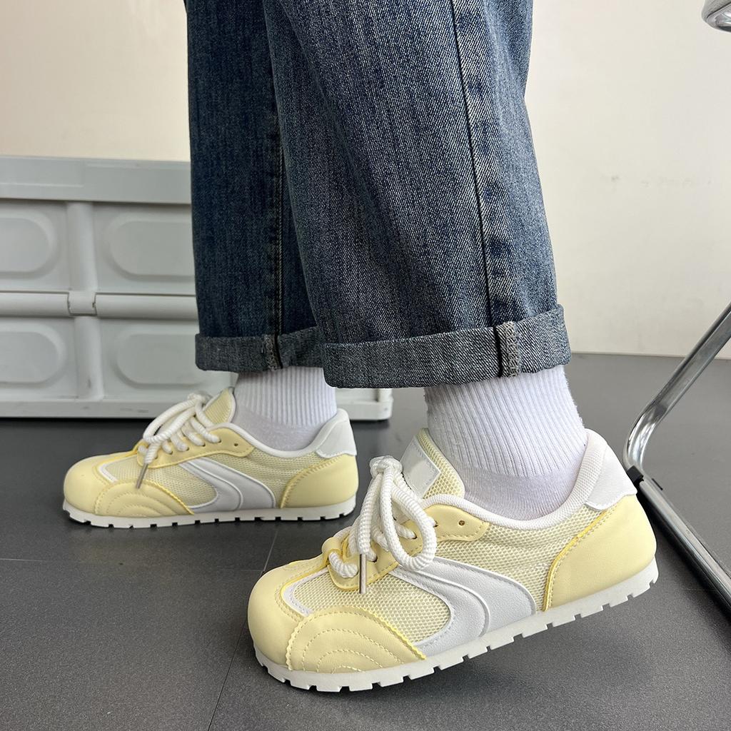 Autumn and Winter 2026 New Vintage Moral Training Shoes Women's Round Head Casual Versatile Breathable Sports Casual Shoes