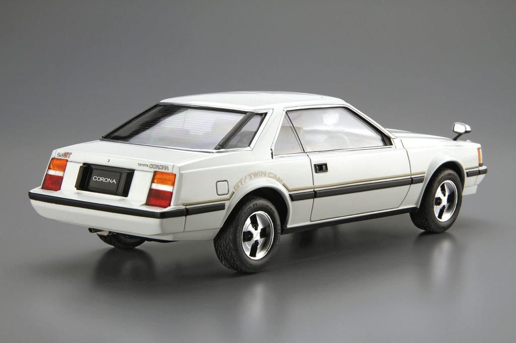 Aoshima Bunka Kyozai The Model Car Series 141 Toyota RT141 Corona Hardtop 2000GT 1982 Plastic Model Kit Co., Ltd. 1/24 No.
