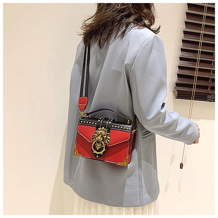 Dámská retro kabelka s nýty a lví hlavou 2025: Evropská a americká móda crossbody/taška přes rameno