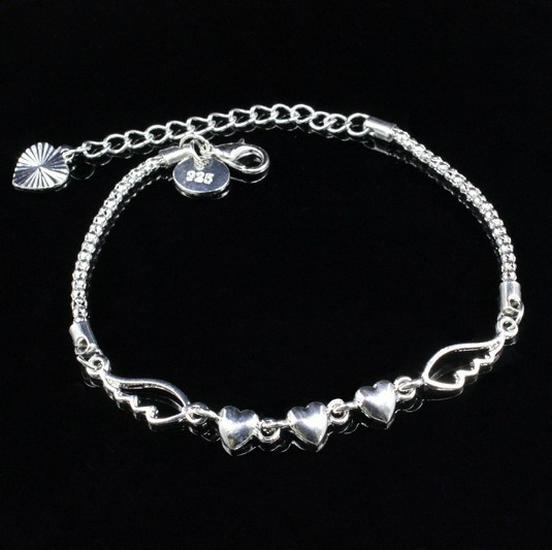 European & American Fashion Peach Heart Love Bracelet with Angel Wings