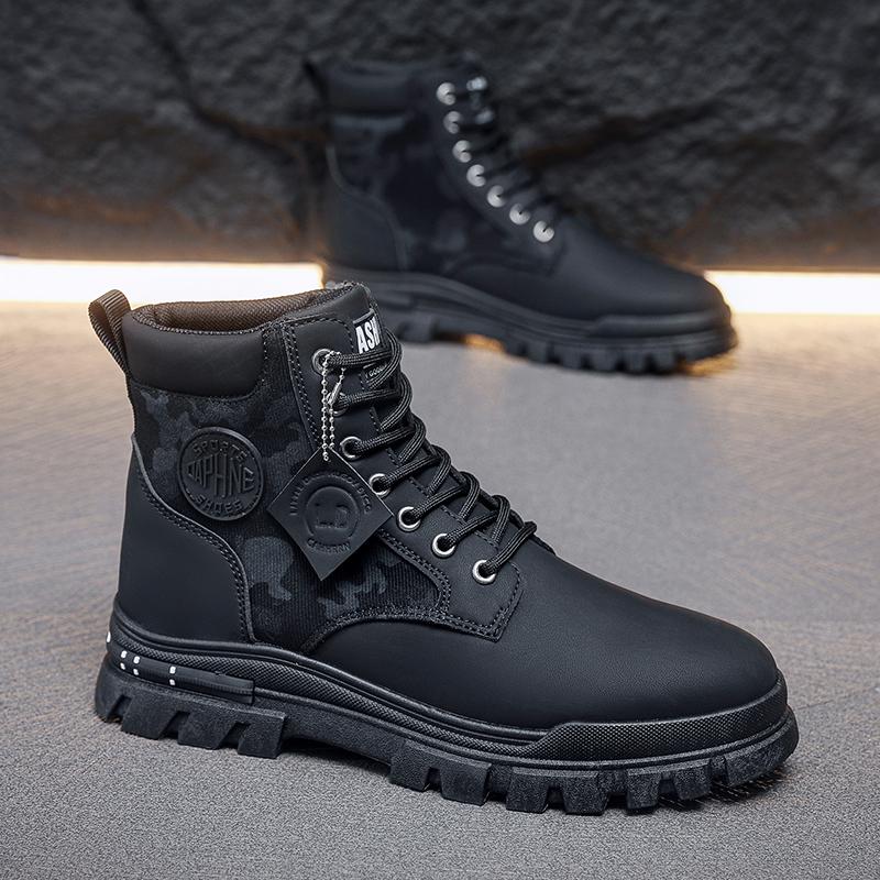 Men's High-top Casual Sports Shoes Are Breathable, Anti-slip, Comfortable and Fashionable. Men's Short Boots Are Large Size