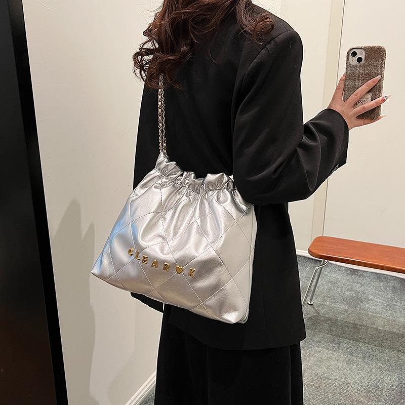 Damentasche mit großer Kapazität, neue vielseitige Bucket Bag für Frühling und Sommer, Kettentasche, hochwertige Umhängetasche