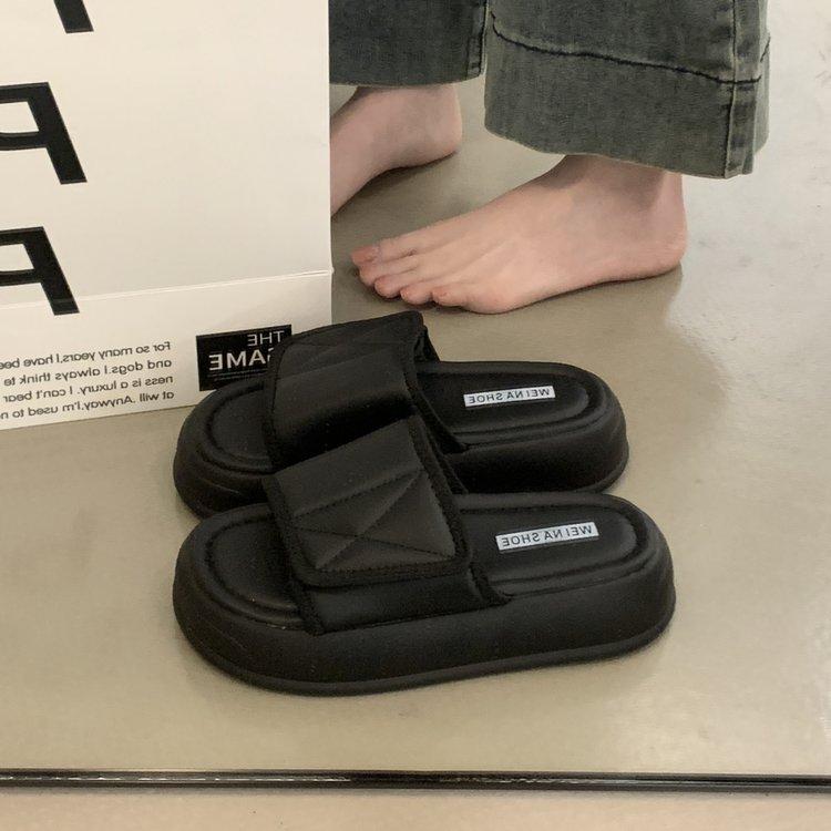 Slippers Women's 2025 Summer New Wear Velcro Muffin Thick Bottom Stepping On Shit Feeling Fashionable Non-slip Beach Shoes