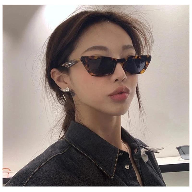 Fashion Retro Cat Eye Sunglasses Women Vintage Shades UV400 Protection Sexy Street Wear Jennie Eyewear Jinue Oculos