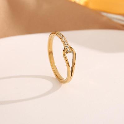 Elegante Anello in Acciaio Titanio a Forma di Goccia d'Acqua Geometrica – Accessorio di Moda Versatile e Inalterabile per Donne