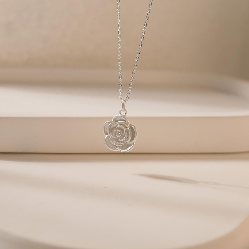 

Изысканная подвеска в виде розы и простое ожерелье для женщин. Новый стиль, простота и мода