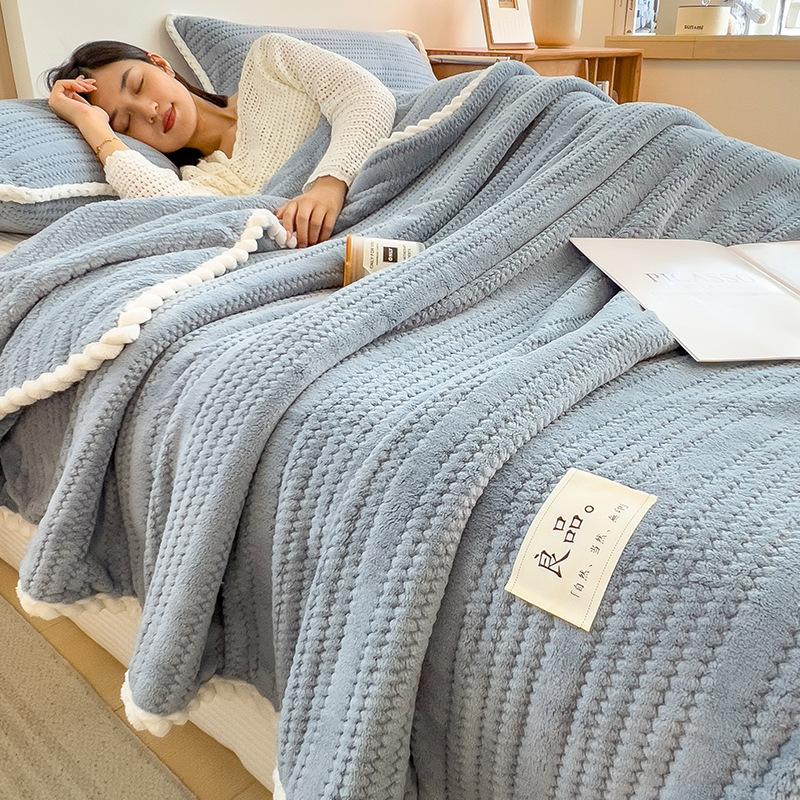 A-grade jacquard plush blanket, solid color twisted flower wrapped plush blanket, office nap sofa blanket