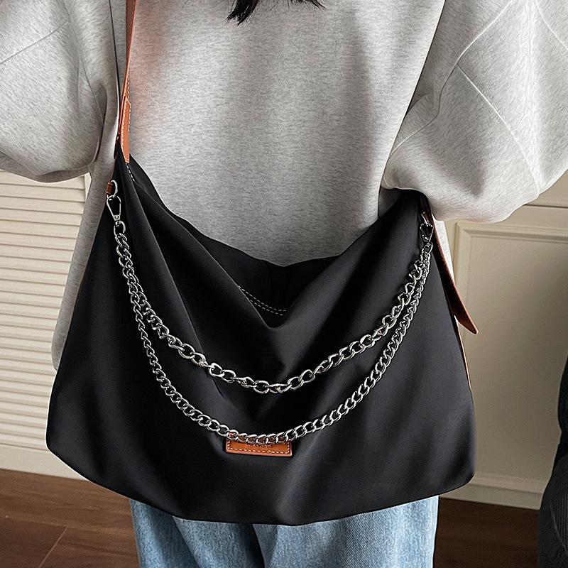 Large capacity nylon bag women's summer 2025 new casual shoulder messenger bag chain commuter tote bag
