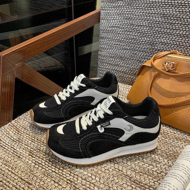 Korean Version 2025 New Retro Jogging German Training Shoes Female Panda Black Mesh Breathable Casual Ins Trendy Sports Shoes