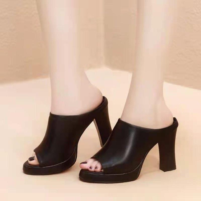 Large size summer trendy new women's cool slippers thick heel mother high heel anti-Taiwan hundred casual black