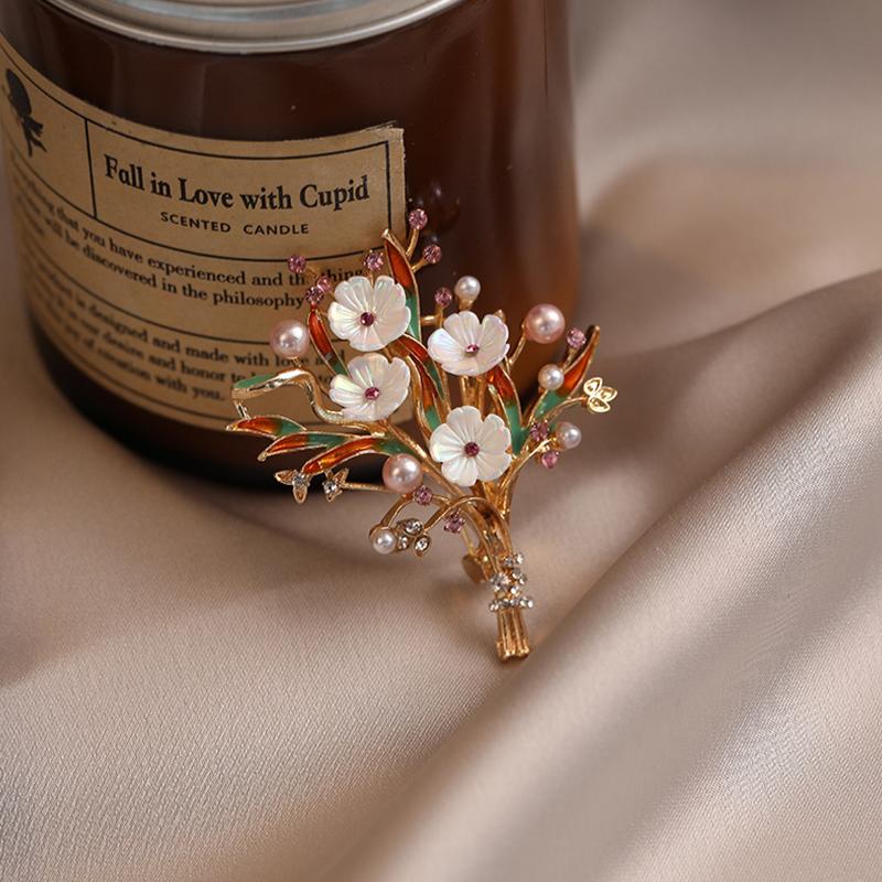 Butterfly Musical Note Brooch Fashionable Retro Corsage Clothing Pin Anti-Exposure Accessory